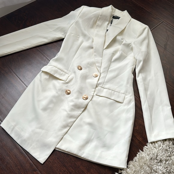 Pretty Little Thing Ivory Button Blazer Dress - Picture 9 of 10